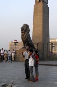 Egypte, Le Caire, Pont de Qasr El-Nil, statue de lion