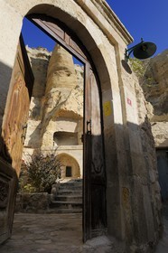 Turquie, Anatolie Centrale, province de Nevsehir, Cappadoce classée Patrimoine Mondial de l'UNESCO, Ürgüp, hôtel de luxe Yunak Evleri dans les anciennes maisons troglodytiques