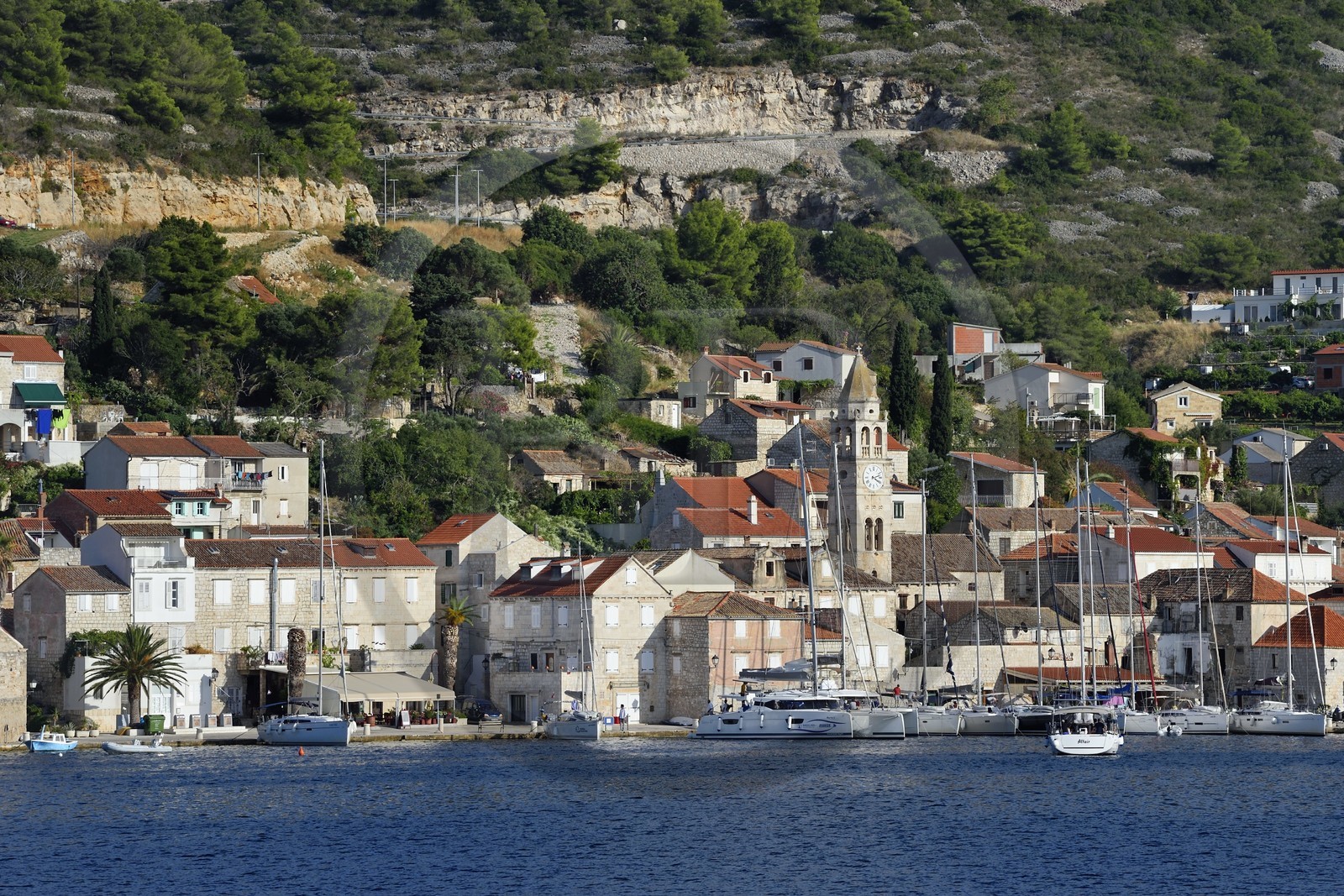 Croatie, Dalmatie, cote dalmate, Ile de Vis, village de Vis