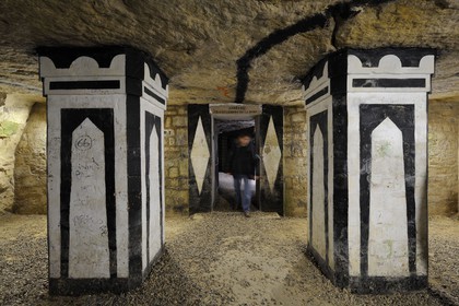 France, Paris (75), les catacombes, entrée de l'ossuaire
