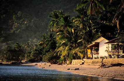 Thaïlande, Archipel îles Samui, île de Koh Pha-Ngan, bungalows sur une des plages de l' île