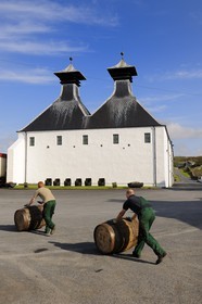 Royaume-Uni, Ecosse, Hébrides intérieures, Ile de Islay, Port Ellen, distillerie de whisky Ardbeg