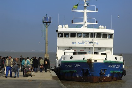 France, Charente-Maritime (17), Ile d'Aix, un des deux ferry reliant l'île au continent