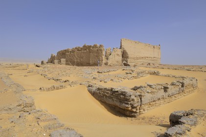 Egypte, désert libyque, El-Dush au sud de l'oasis de Kharga, le fort romain