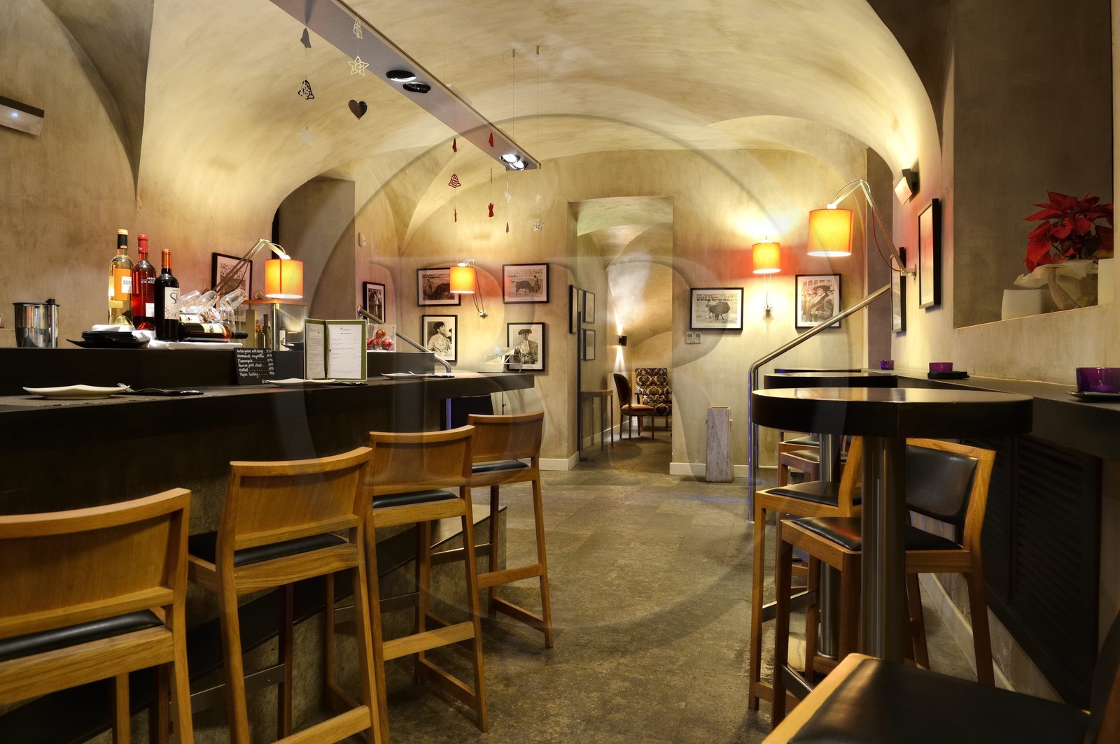 Espagne, Andalousie, Cordoue, hotel Hospes Palacio del Bailio, le bar à tapas