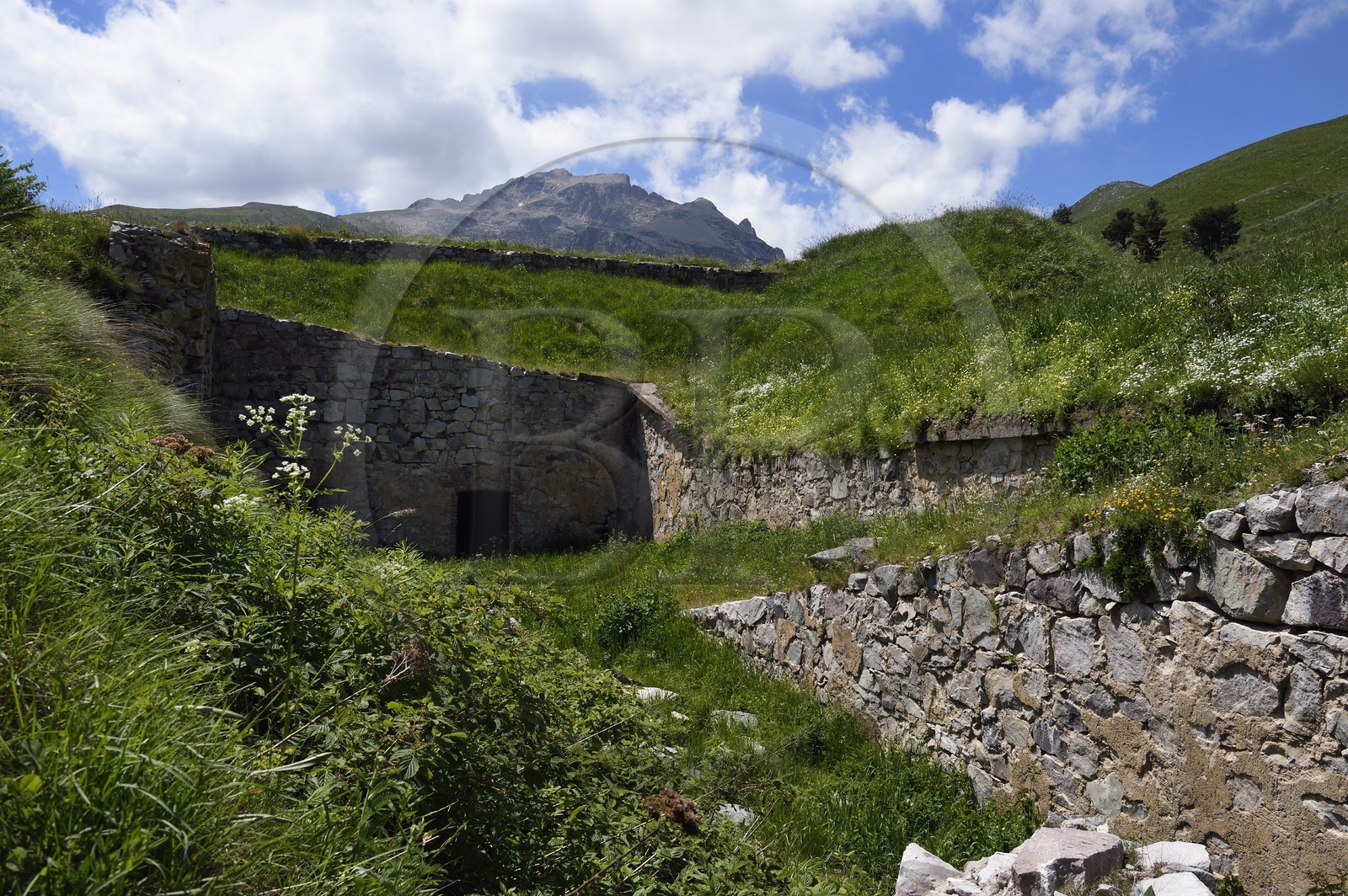 France, Alpes-Maritimes (06), le Fort de la Marguerie ou Fort Margheria (1842m) à l'ouest du Col de Tende, batterie construite par les Italiens en 1883
