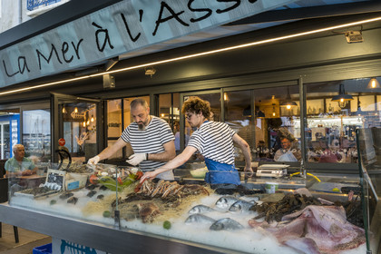 France, Vendée (85), Les-Sables-d'Olonne, restaurant La Cotriade proposant de généreux plateaux de fruits de mer