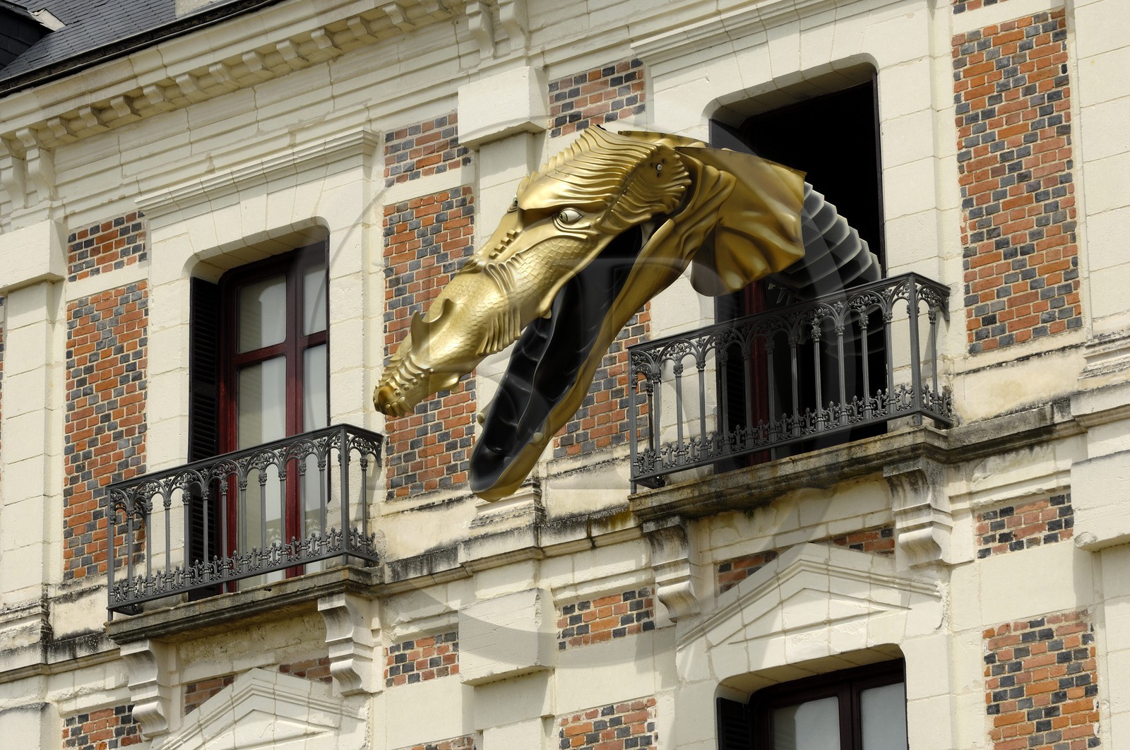 France, Loir et Cher (41), Blois, automate à une fenetre de la maison de la Magie