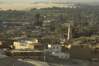 Egypte, Haute Egypte, désert libyque, oasis de Dakhla, vieux village de Al-Qasr, la mosquée de Nasr el-Din