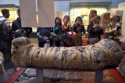 Royaume-Uni, Londres, quartier de Bloomsbury, le British Museum, Egypte ancienne, Cléopatre, la momie d'une jeune femme de Qurna, Thèbes, période romaine, début du IIème siècle de notre ère