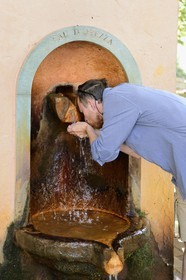 France, Haute-Corse (2B), Castagniccia, la source d'eau minérale d' Orezza