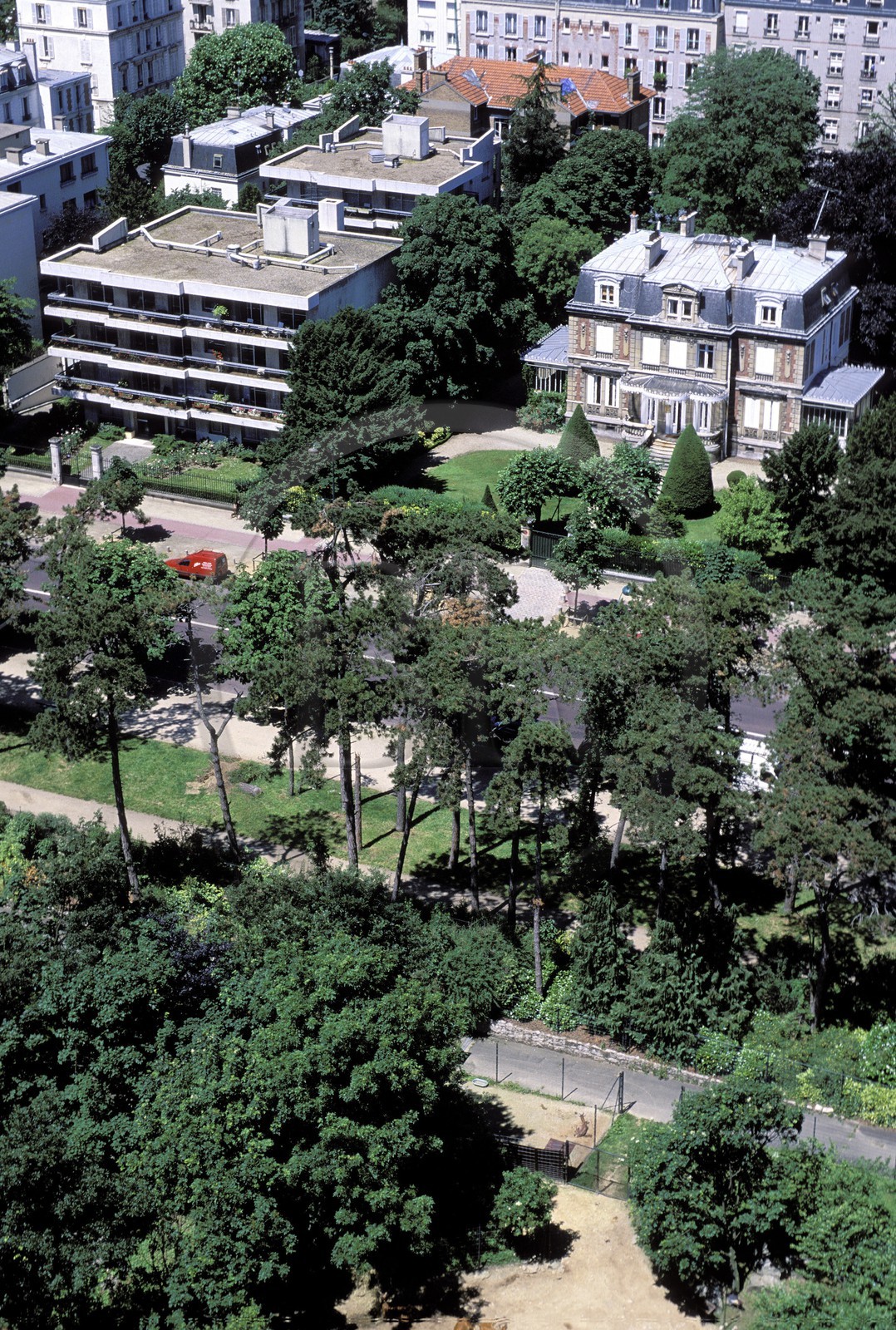 France, Val-de-Marne (94), Saint-Mandé, avenue Daumesnil