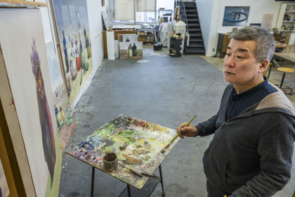 France, l'artiste peintre de Xiao Fan Ru dans son atelier aux Lilas près de Paris