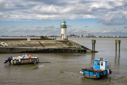 France, Loire-Atlantique (44), Paimboeuf, phare de Paimboeuf situé à plus de 10 km de la côte, le seul phare français construit aussi loin dans les terres et le seul de l'estuaire de la Loire