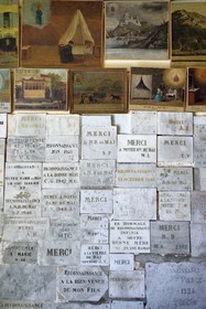 France, Var (83), Six-Fours-les-Plages, randonnée dans le massif du Cap Sicié, la chapelle Notre-Dame du Mai,  plusieurs centaines d'ex-votos viennent témoigner de l'attachement des croyants pour Notre-Dame-de-Bonne-Garde dite Notre-Dame-du-Mai