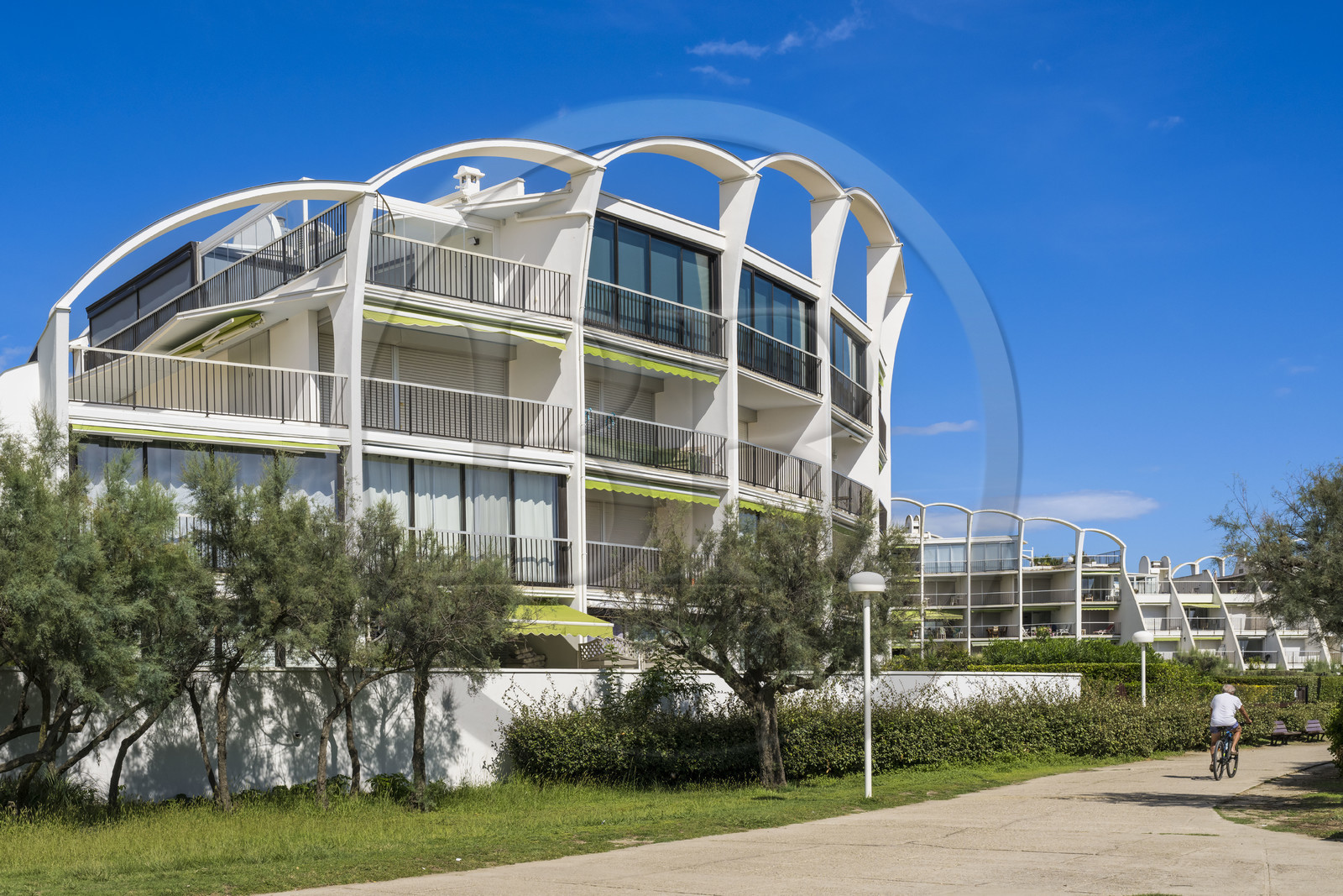 France, Hérault (34), La Grande-Motte, labellisé patrimoine du XXème siècle, quartier du Couchant à l'ouest du port, l'immeuble Les Dunes de l'architecte Jean Balladur