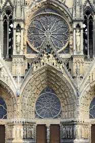 France, Marne (51), Reims, la cathédrale Notre-Dame de Reims, classée Patrimoine Mondial de l'UNESCO, rosace de la facade occidentale