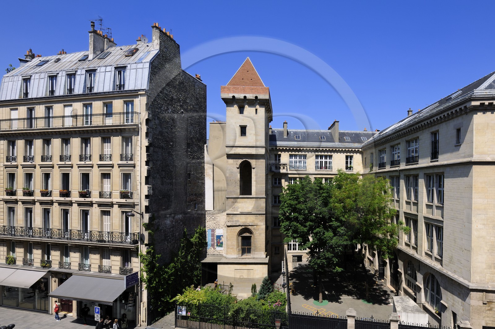 France, Paris (75), La tour (de) Jean-sans-Peur édifiée au 15ème siècle, dernier vestige de l'hôtel des ducs de Bourgogne rue Étienne-Marcel, construite sur l'enceinte Philippe-Auguste