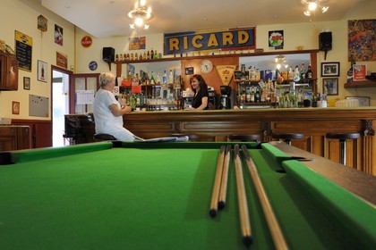 France, Hérault (34), Béziers, le café de Plaisance du Port Neuf au bord du Canal du Midi