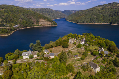 France, Aveyron (12), Gorges de la Truyère, presqu'ile de Laussac, retenue du barrage de Sarrans (vue aérienne)
