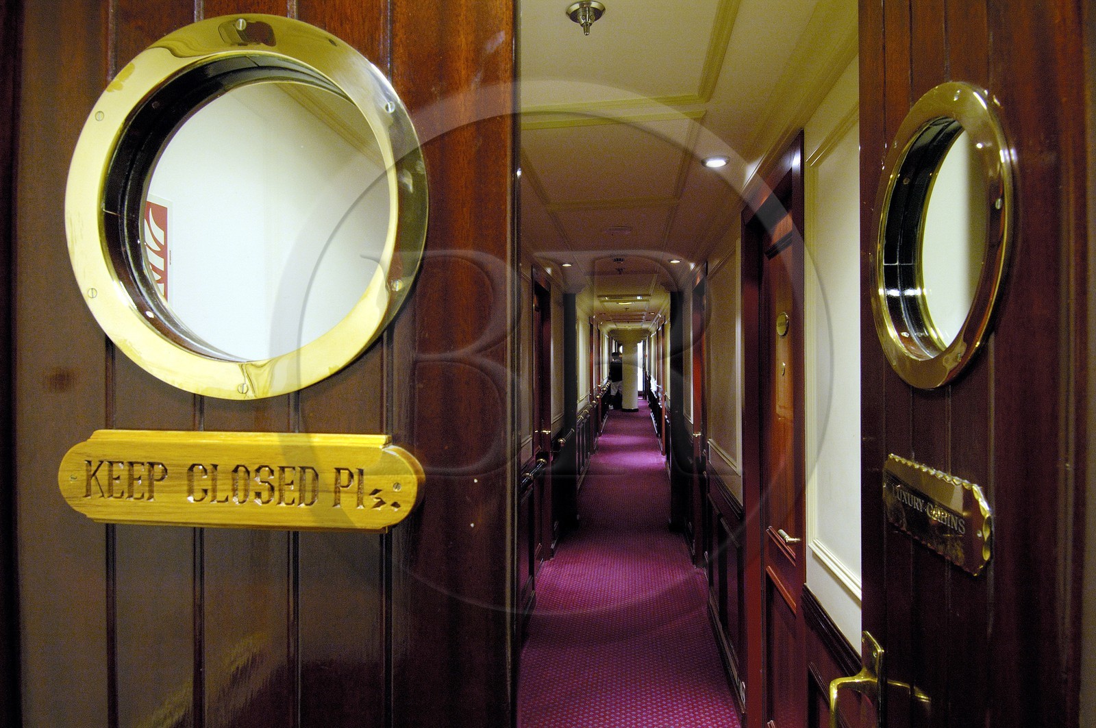 Caraïbes, le SVP Royal Clipper, corridor menant aux cabines