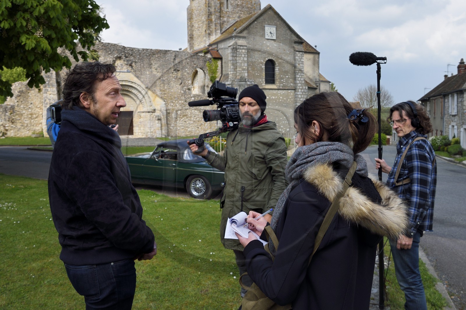 France, Yvelines (78), Montchauvet, tournage pour la télévision du Village Préféré des Français avec Stéphane Bern