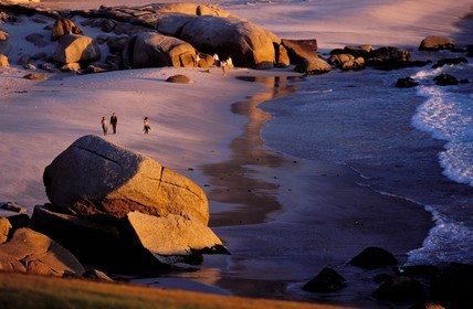 Afrique du Sud, péninsule du Cap, la plage de Camps Bay dans la ville du Cap