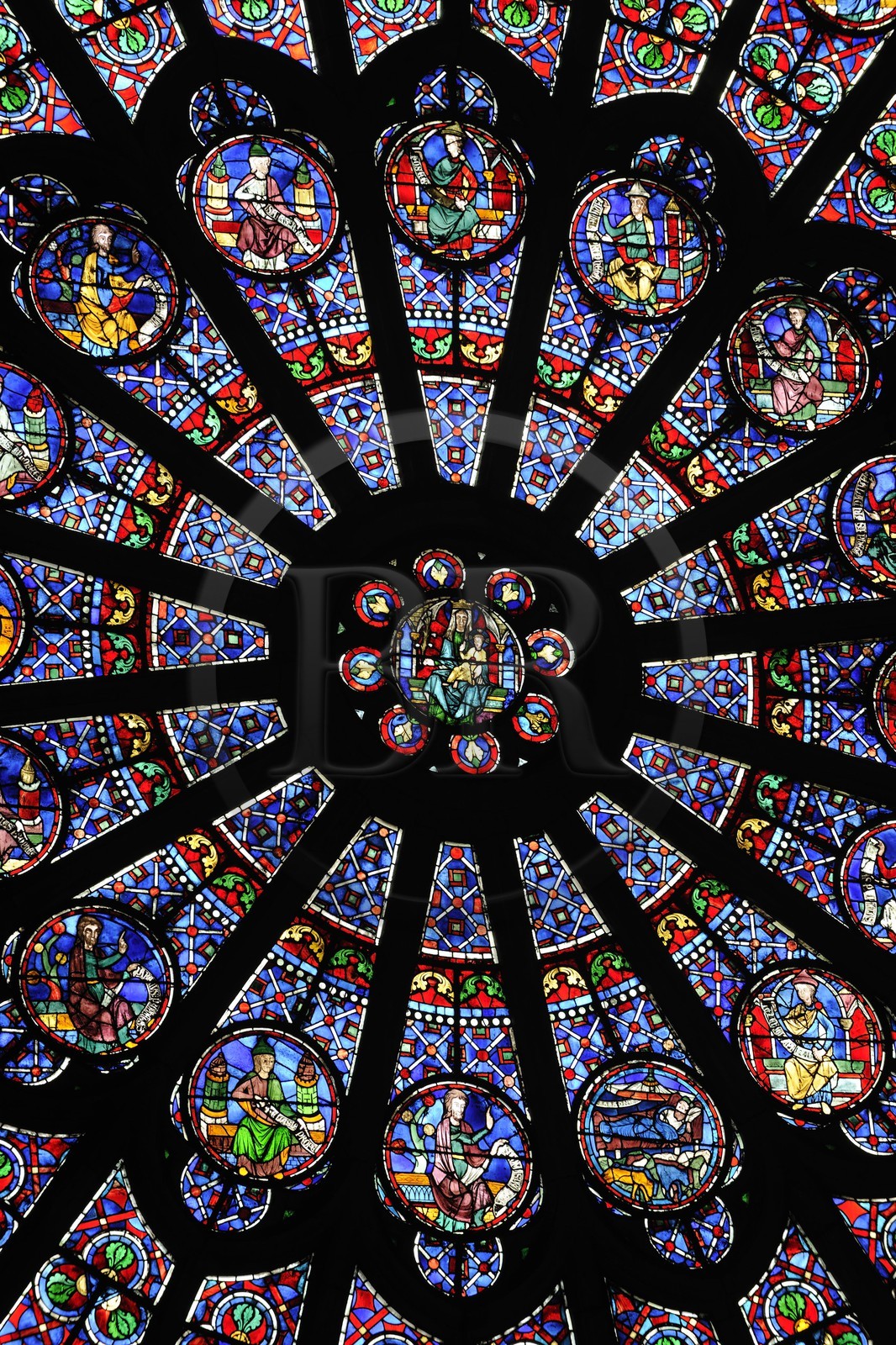 France, Paris (75), Ile de la Cité, cathédrale Notre-Dame de Paris, détail de la rosace Nord avec la Vierge au centre