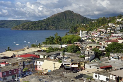 France, Ile de Mayotte, Grande-Terre, Sada, le village et son minaret