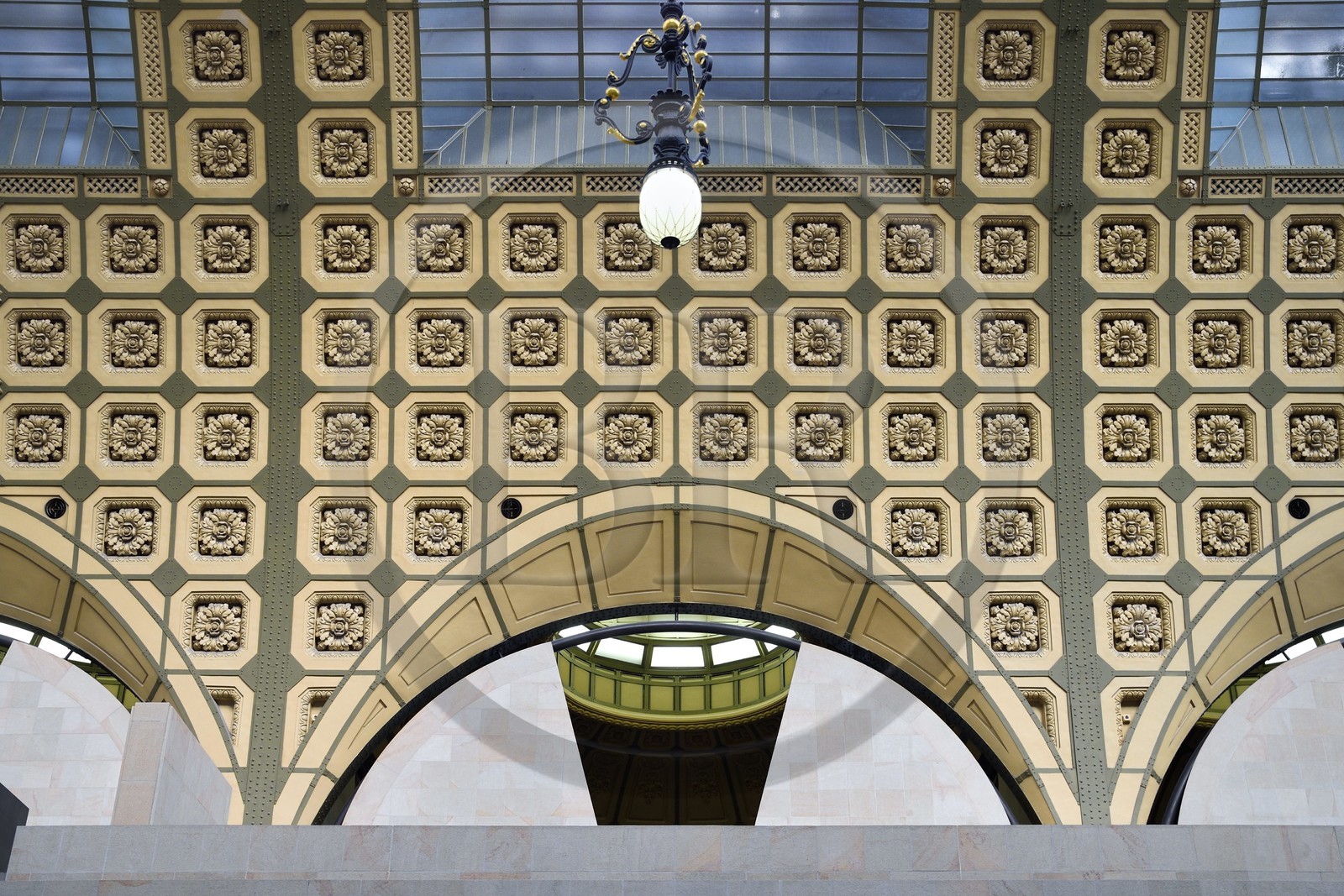 France, Paris (75), le musée d'Orsay, détail d'un coté de la nef