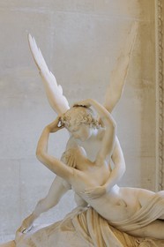 France, Paris (75), Musée du Louvre, salle Michel-Ange, Psyché ranimée par le baiser de l'Amour par Antonio Canova