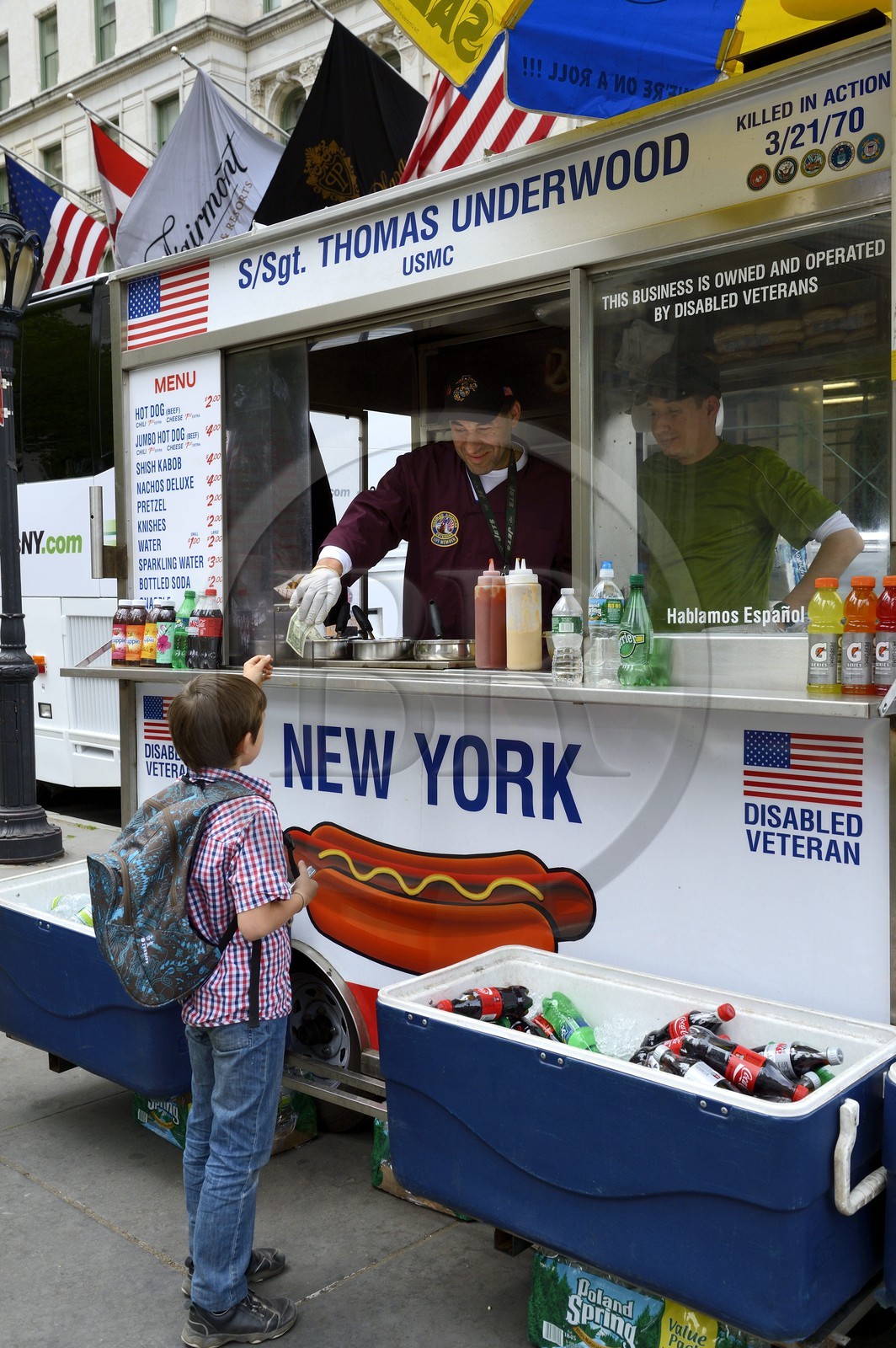 Etats-Unis, New York, Manhattan, vendeur ambulant de Hot Dog et de boissons, soldat vétéran de la guerre