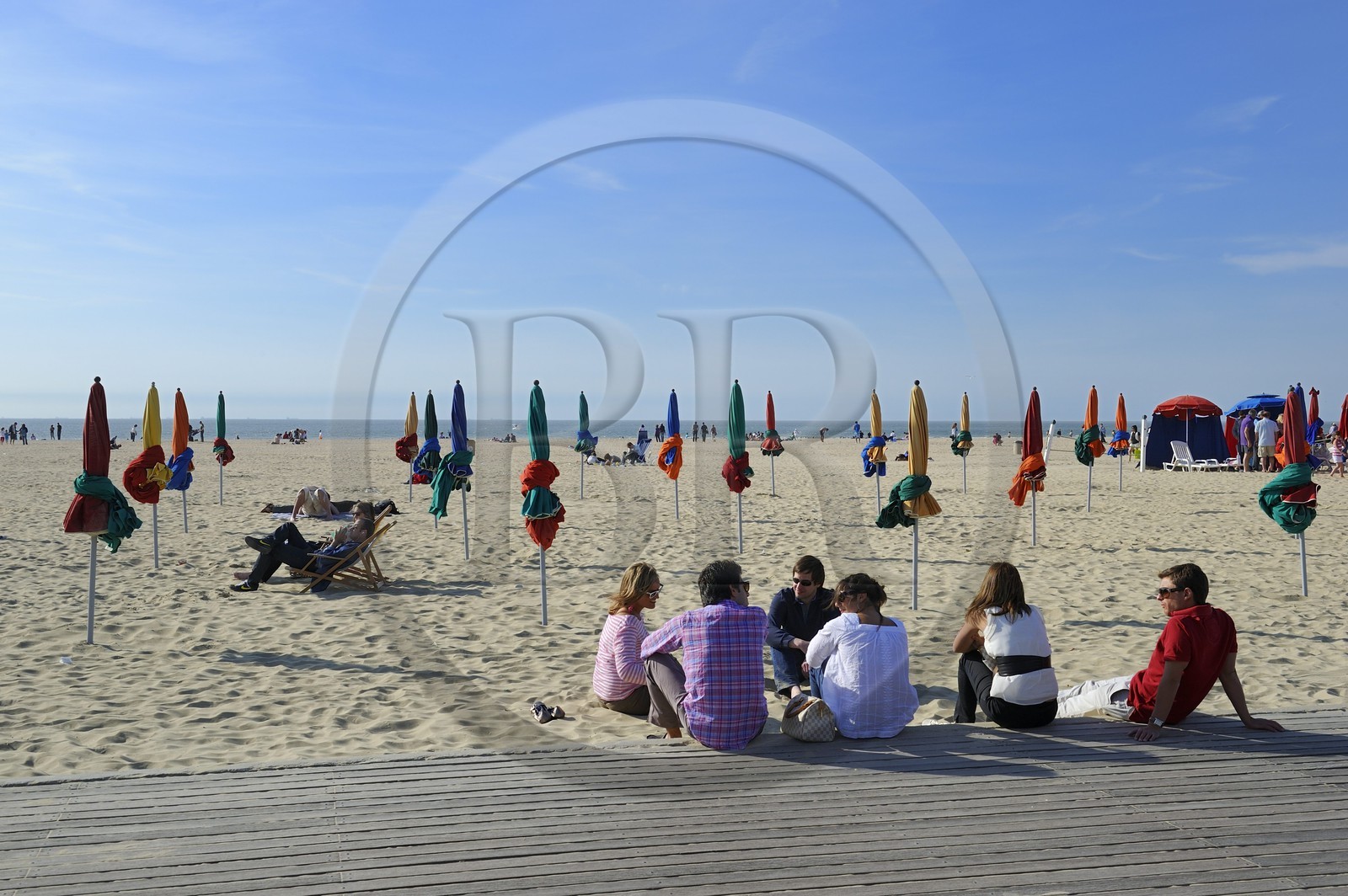 France, Calvados (14), Pays d'Auge, Deauville, la plage et ses parasols