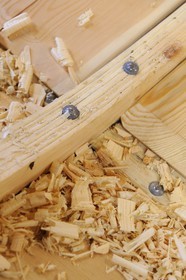 Norvège, Hordaland, Norheimsund, centre de préservation des bateaux Fartoyvernsenter, bateau en bois à rame construit traditionnellement par Bjorn Kvalvik