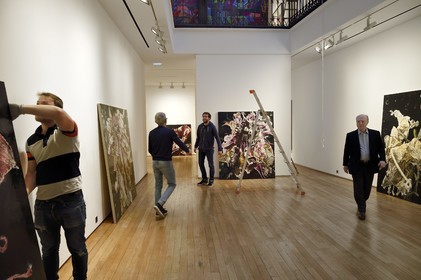 France, Paris (75), l'artiste peintre Philippe Cognée préparant son exposition à la galerie Templon