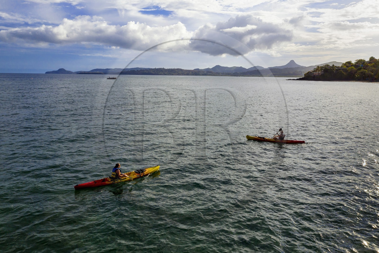 France, Ile de Mayotte, Grande-Terre, Nyambadao, kayak en bordure de la plage de Sakouli (vue aérienne)
