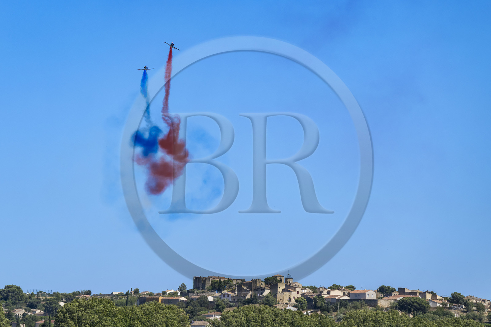France, Bouches-du-Rhône (13), Salon-de-Provence, base aerienne 701, base de la Patrouille de France (PAF pour Patrouille acrobatique de France) de l'Armée de l'air et de l'espace française, les avions Alphajet lors d'un vol d'entrainement