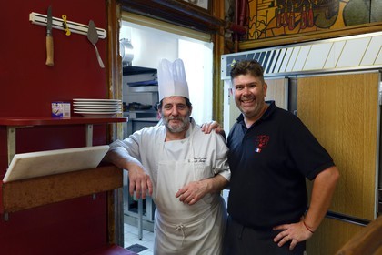 France, Rhône (69), Lyon, Restaurant bouchon lyonnais Le Garet, le patron Emmanuel Ferra et son chef Julien Emmanuelli  France, Rhone, Lyon, Restaurant bouchon lyonnais Le Garet, the patron Emmanuel Ferra and his chef Julian Emmanuelli