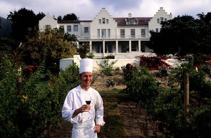 Afrique du Sud, péninsule du Cap, le chef du ìCellars Hohenortî hôtel cinq étoiles à Constantia