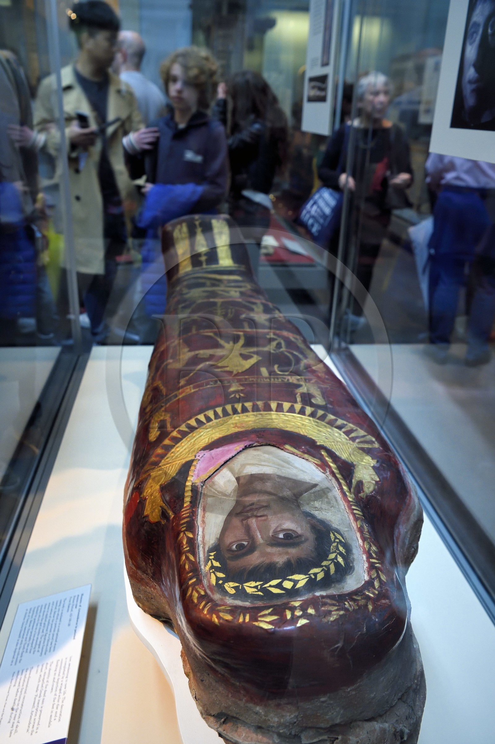 Royaume-Uni, Londres, quartier de Bloomsbury, le British Museum, Egypte ancienne, momie d'Artemidorus dans un coffrage en stuc peint, de Hawara, époque romaine 100-120 après JC