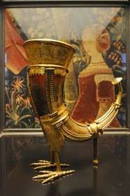 France, Paris (75), musée du Moyen-Age, ancien hôtel de Cluny, corne à boire en forme de griffon, début 16ème siècle