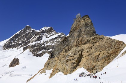 Suisse, Canton de Berne, Oberland bernois, massif de la Jungfrau (3 454 m) dit le toit de l' Europe, classé Patrimoine Mondial de l' UNESCO, et l'observatoire du Sphinx