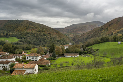 France, Pyrénées-Atlantiques (64), Pays-Basque, Itxassou, église Saint-Fructueux