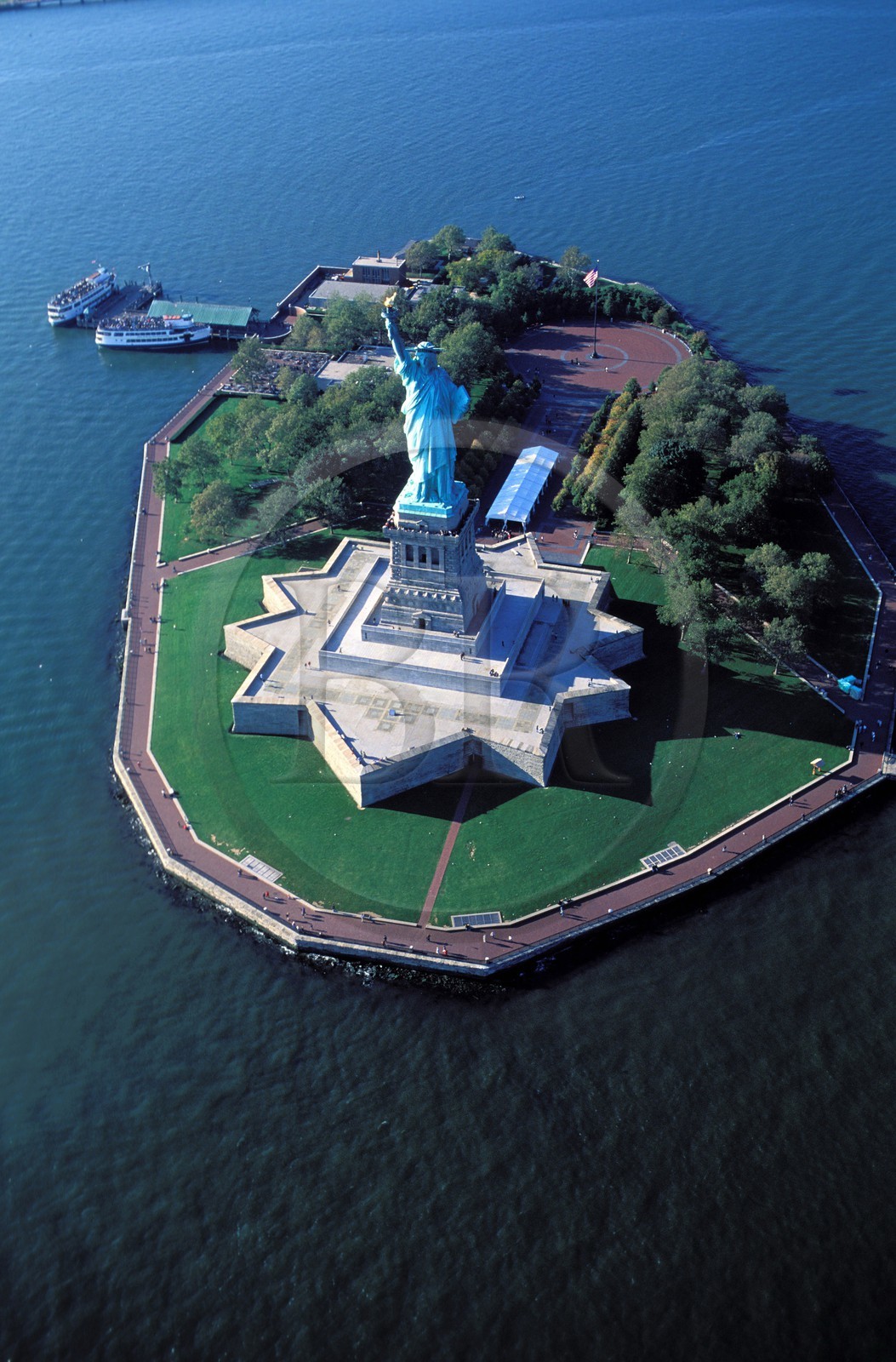 Etats-Unis, New York, Liberty Island, la statue de la Liberté, classé Patrimoine Mondial de l'UNESCO (vue aérienne)