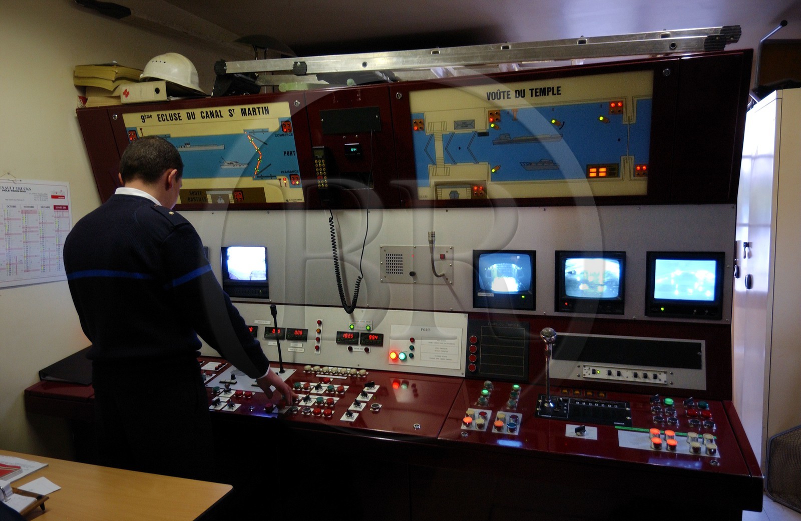 France, Paris (75), poste de commandement de l'écluse et du canal Saint-Martin sous le boulevard Richard Lenoir