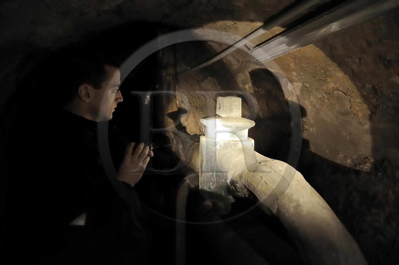 France, Yvelines (78), château de Versailles, classé Patrimoine Mondial de l'UNESCO, le réseau hydraulique souterrain des fontaines