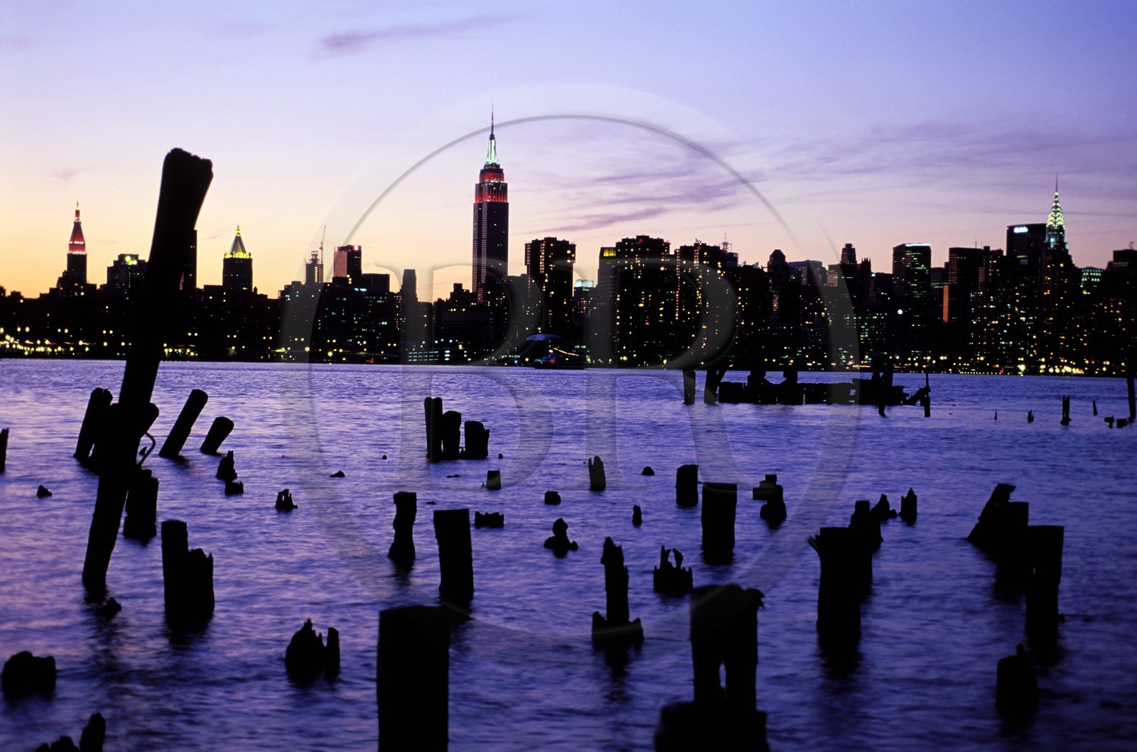 Etats-Unis, New York, Manhattan, Midtown, Empire State Building et l'East River
