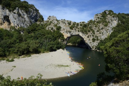 France, Ardèche (07), les Gorges de l'Ardèche, Vallon Pont d'Arc, le Pont d'Arc sur l'Ardèche