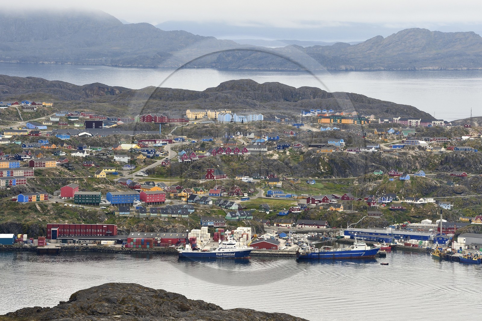 Groenland, région du centre ouest, Sisimiut (autrefois Holsteinsborg) dans la baie de  de Kangerluarsunnguaq