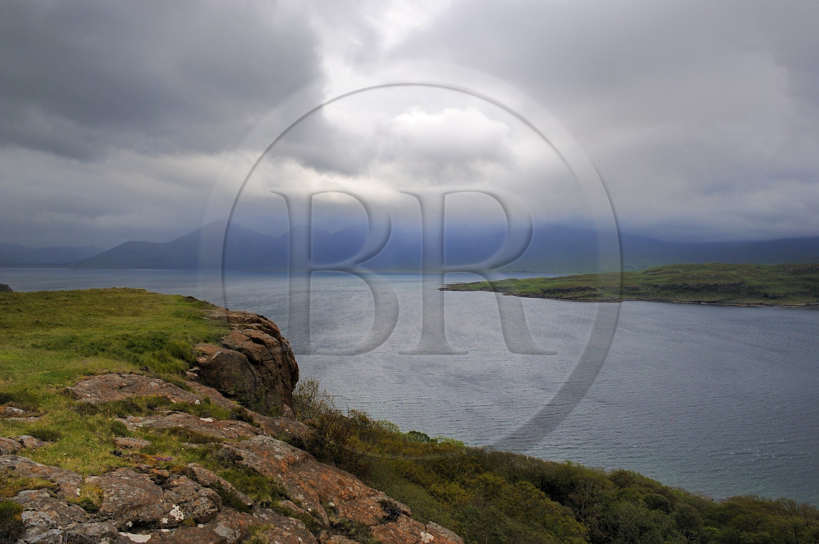Royaume-Uni, Ecosse, Highland, Hébrides intérieures, Ile de Mull, Loch na Keal et le Ben More (966m)